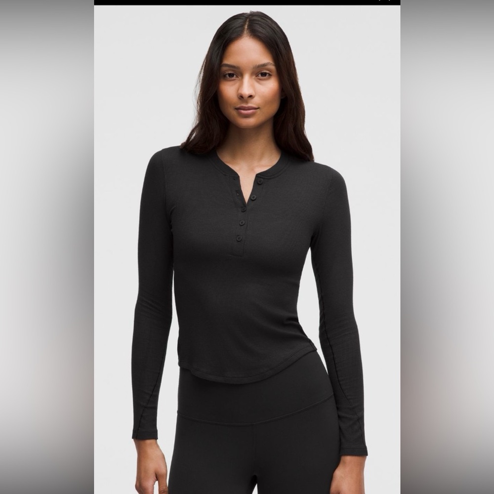 Lululemon  NWT  black Hold Tight Long-Sleeve Henley 🌺🌸🌷🌹
